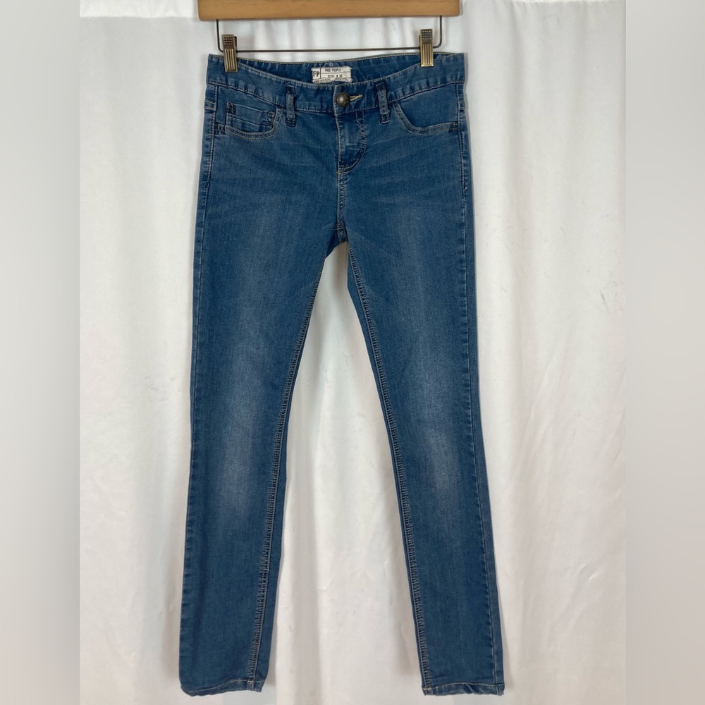 Free People Skinny Jeans Medium Blue Wash size 26